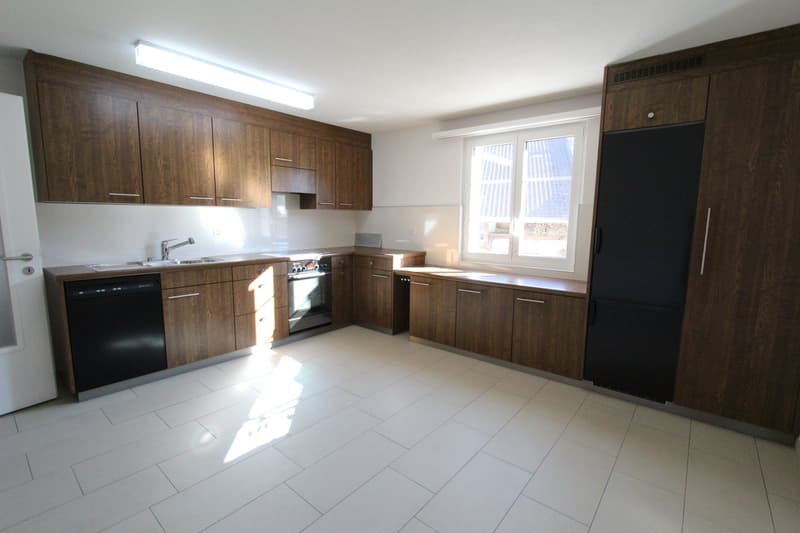 VIEL PLATZ IN IHREM NEUEN ZUHAUSE - Grosszügige 4.5-Zimmer-Wohnung zu vermieten. (6)