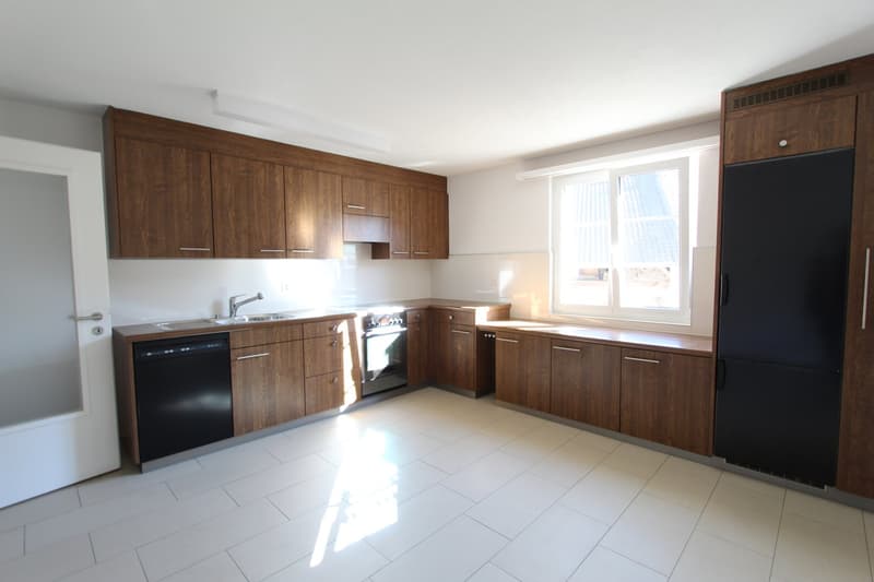 VIEL PLATZ IN IHREM NEUEN ZUHAUSE - Grosszügige 4.5-Zimmer-Wohnung zu vermieten. (5)