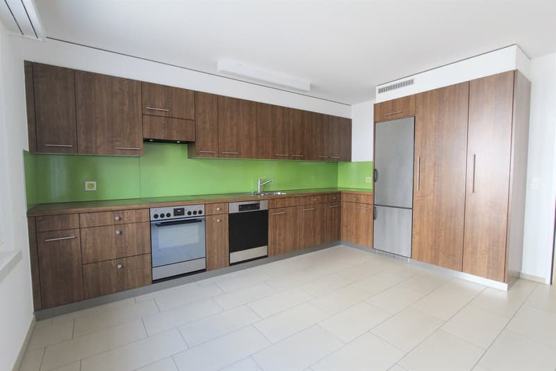 VIEL PLATZ IN IHREM NEUEN ZUHAUSE - Grosszügige 4.5-Zimmer-Maisonettewohnung zu vermieten. (3)
