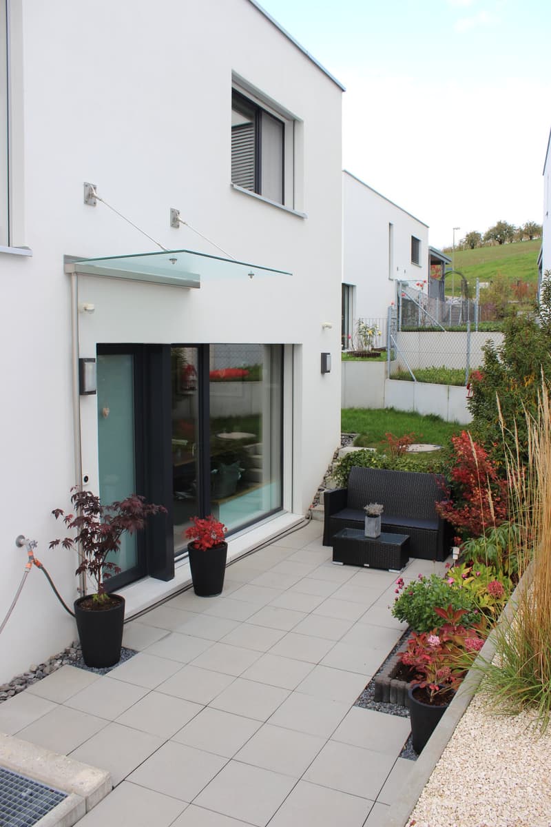 «Modernes freistehendes Einfamilienhaus mit Weitsicht» (22)