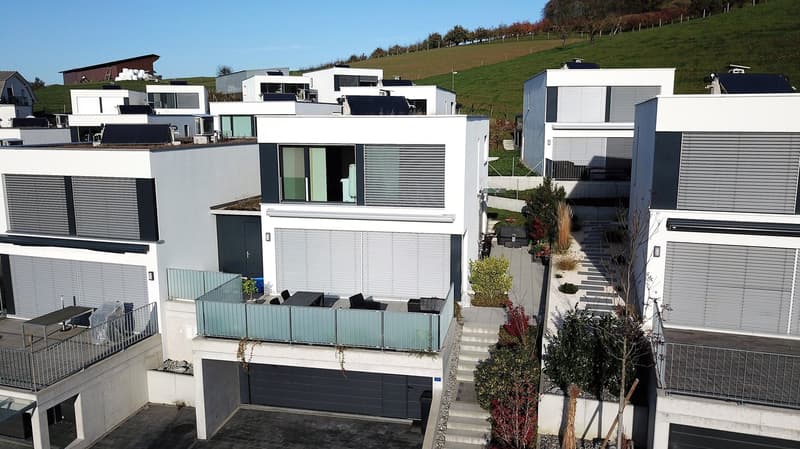 «Modernes freistehendes Einfamilienhaus mit Weitsicht» (23)