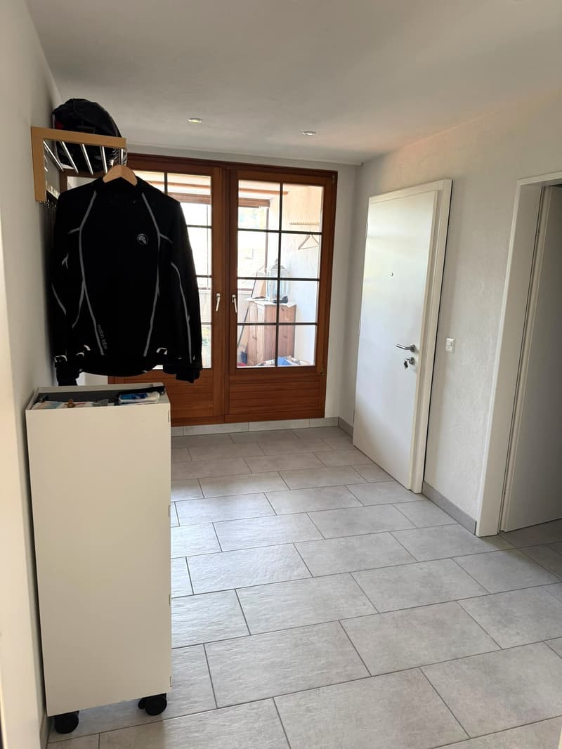 VIEL PLATZ IN IHREM NEUEN ZUHAUSE - Grosszügige 3.5-Zimmer-Dachwohnung zu vermieten. (2)