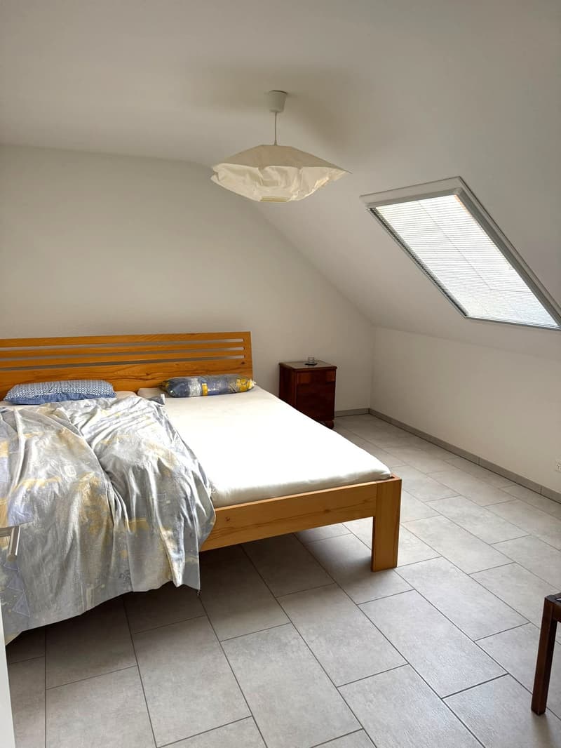 VIEL PLATZ IN IHREM NEUEN ZUHAUSE - Grosszügige 3.5-Zimmer-Dachwohnung zu vermieten. (13)