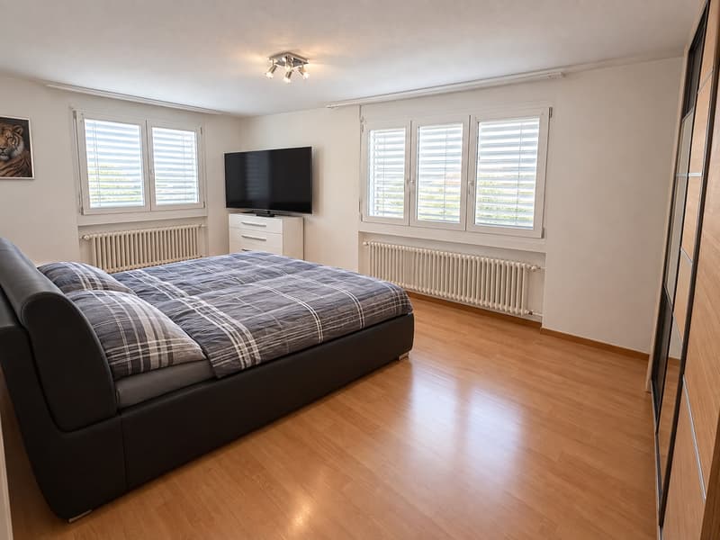 GROSSZÜGIG: Moderne 5.5-Zimmer-Wohnung (7)