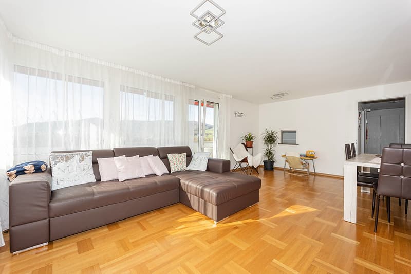 RISERVATO - Appartamento in condominio attraente come proprietà locativa o per uso personale (8)