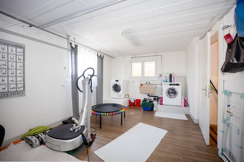 Attraktives Einfamilienhaus mit Hobbyraum und gepflegtem Garten (10)