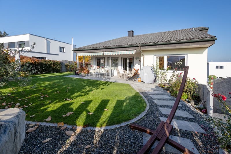 Attraktives Einfamilienhaus mit Hobbyraum und gepflegtem Garten (4)