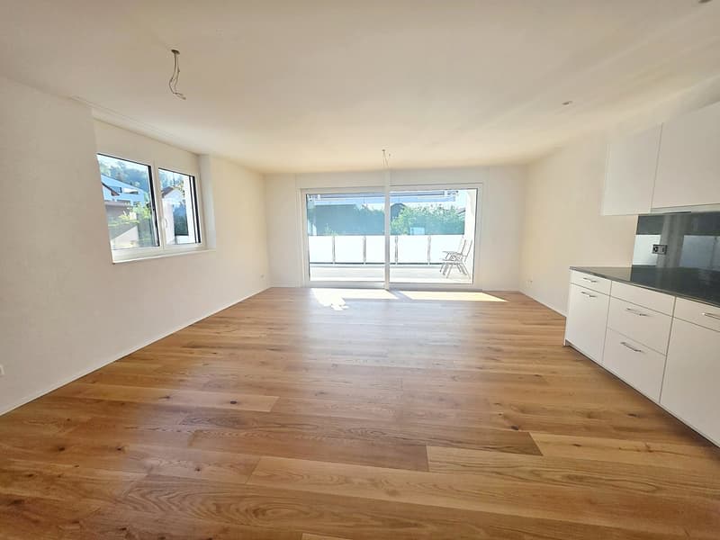 Neubau in Eiken - wunderschöne helle Wohnung inkl. Garage und Parkplatz (3)