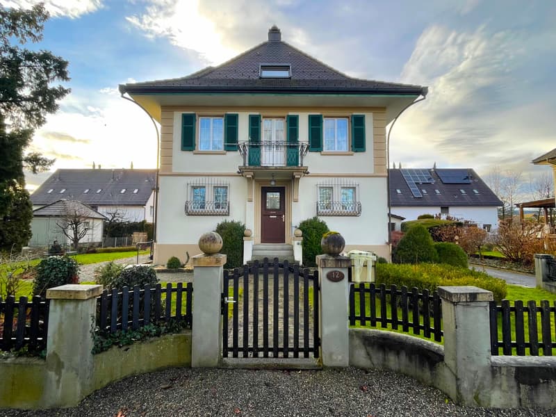 Charmantes, herrschaftliches EFH mit Potential für Umbau und wunderschönem Garten