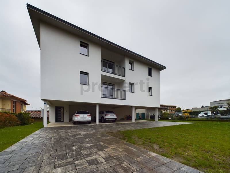 Appartamento di 4,5 locali con vista in edificio nuovo a Stabio / 4.5-Zimmer-Wohnung mit Aussicht in Neubau in Stabio