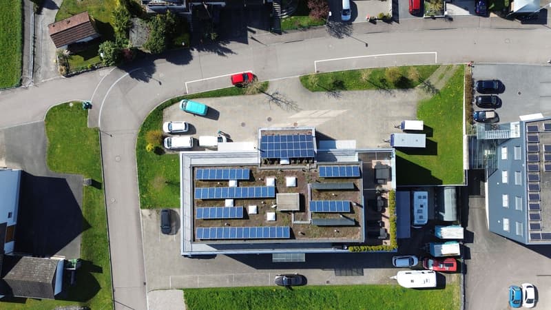 Gewerbeliegenschaft mit Büro, Lager / Produktion und Einstellhalle St (3)
