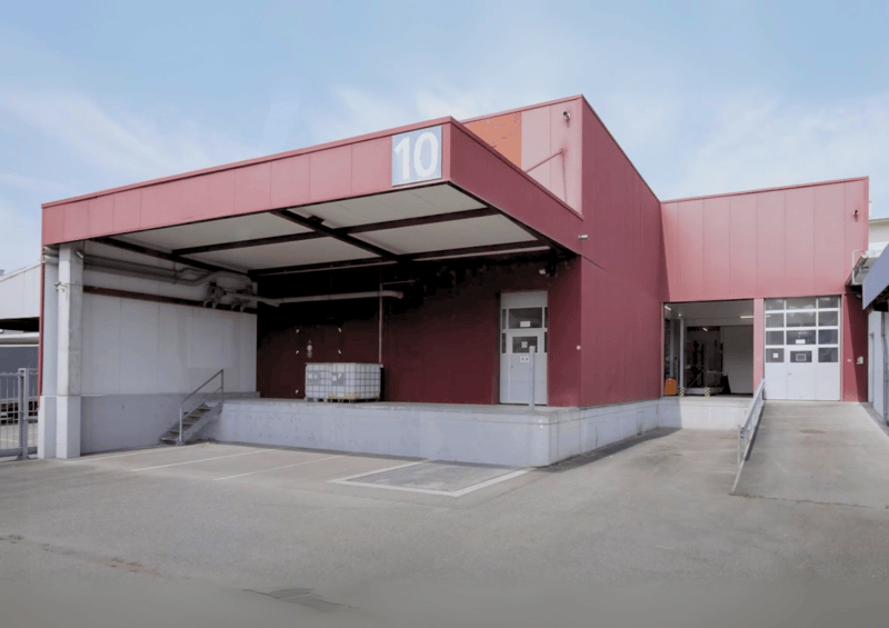 Moderne Industriehalle mit vielseitigen Nutzungsmöglichkeiten in Brugg (1)