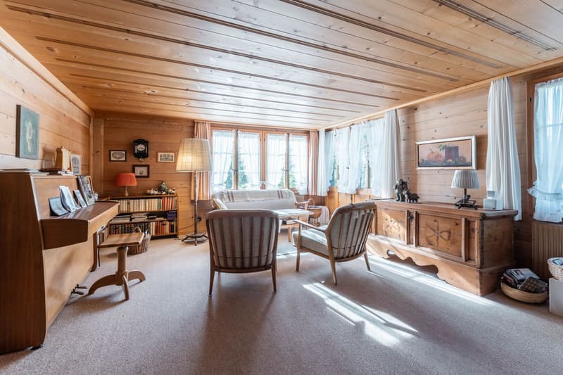 Ländliches 9.5-Zimmer Einfamilienhaus in mitten der Natur, Grund bei Gstaad (2)