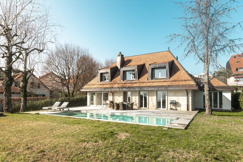 Splendide villa en bordure du lac Léman à St-Sulpice (1)