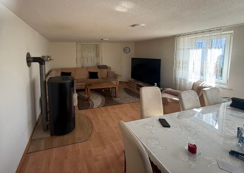 Maison unifamiliale avec grande terrasse et grand potentiel à Elfingen (2)