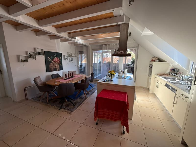 Appartement en duplex de 4,5 pièces avec jardin d'hiver, stockage en comble et espaces extérieurs spacieux (3)