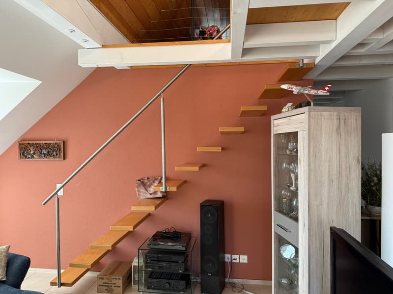 Appartement en duplex de 4,5 pièces avec jardin d'hiver, stockage en comble et espaces extérieurs spacieux (11)