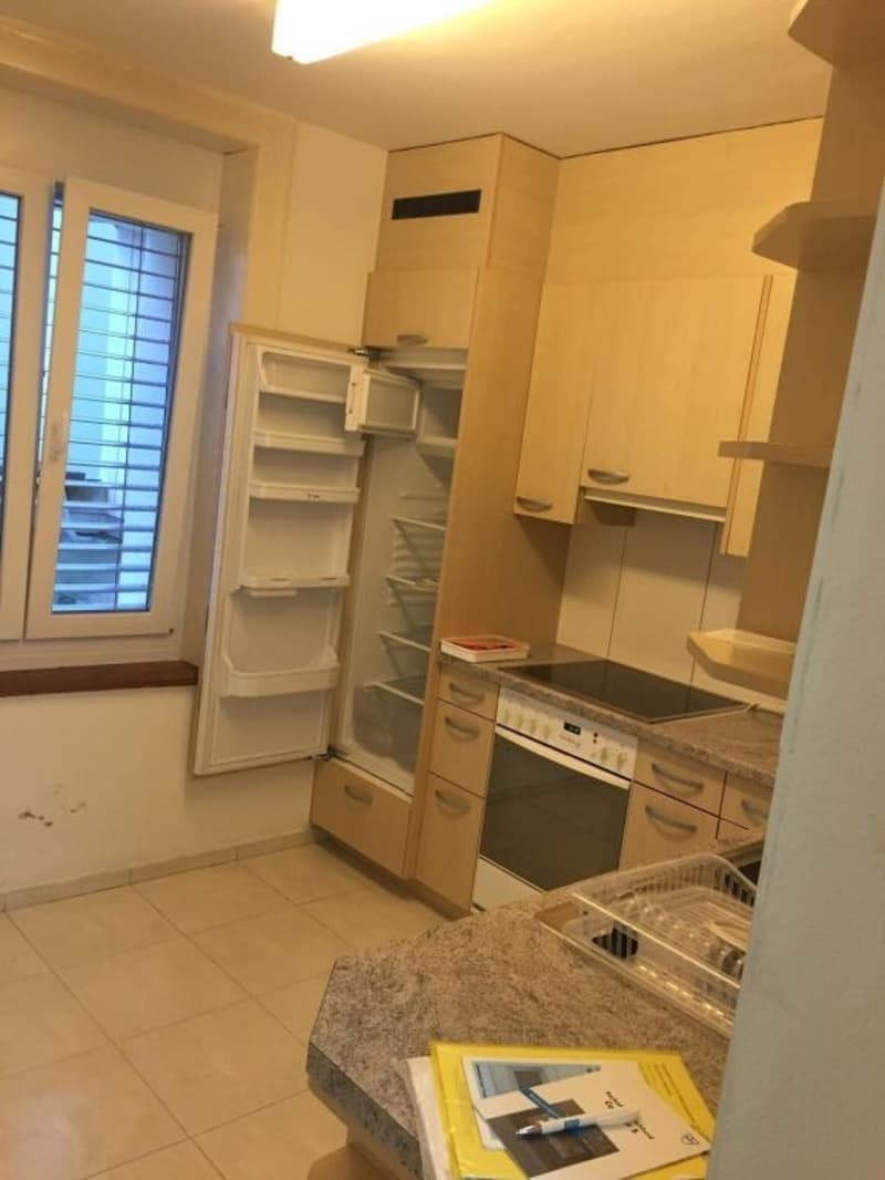 Möbliertes Zimmer in 3-Zimmerwohnung (Wohngemeinschaft) im 2. OG zu vermieten (2)