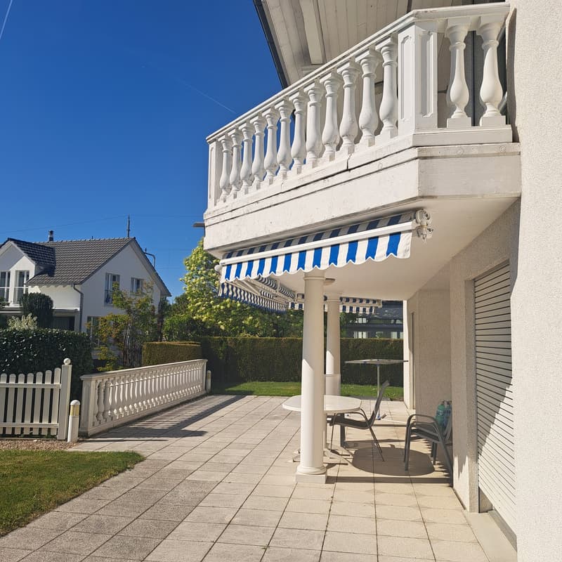 Exklusives Wunderschönes Einfamilienhaus mit viel Platz, Garten in Niederhasli (2)