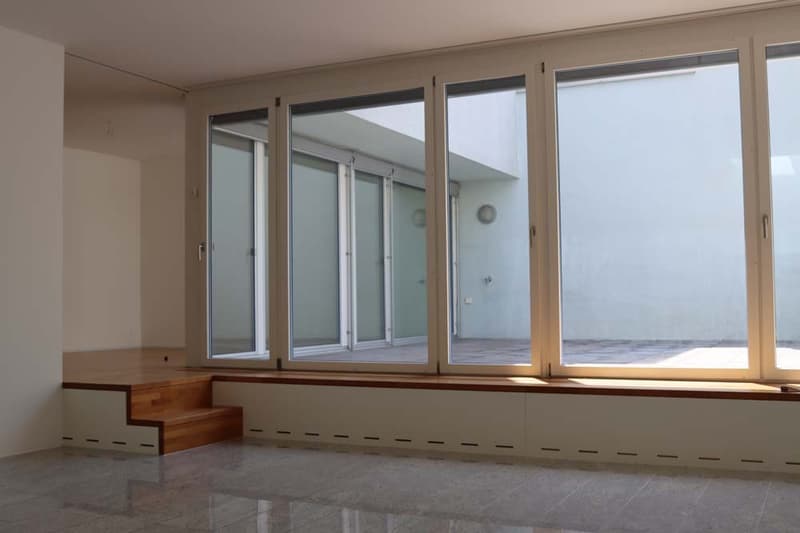 Moderne 3.5-Zimmerwohnung mit privatem Innenhof und Top-Ausstattung im Zelgweg (4)