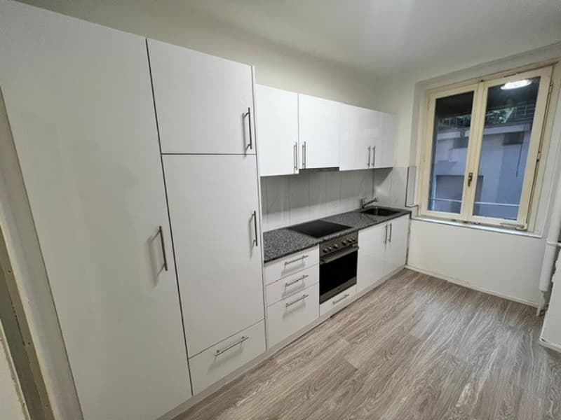 Schöne zentrale 3-Zimmerwohnung im 1. OG zu vermieten (5)