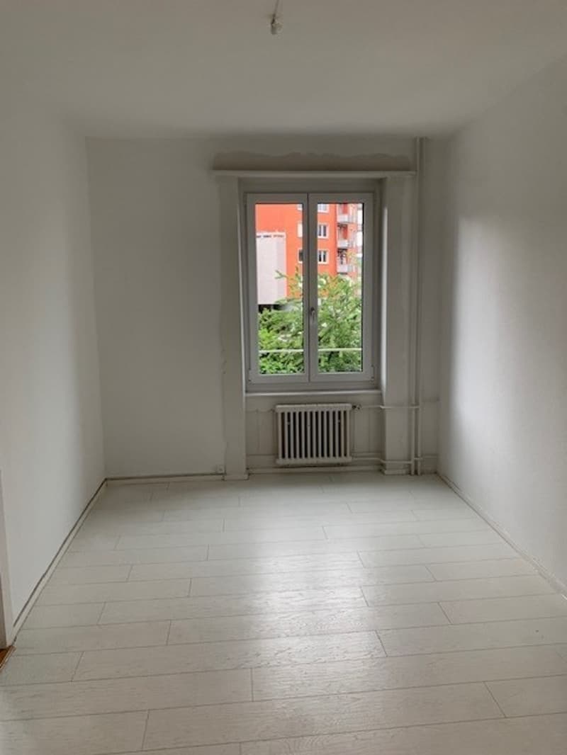 Schöne zentrale 3-Zimmerwohnung im 1. OG zu vermieten (3)