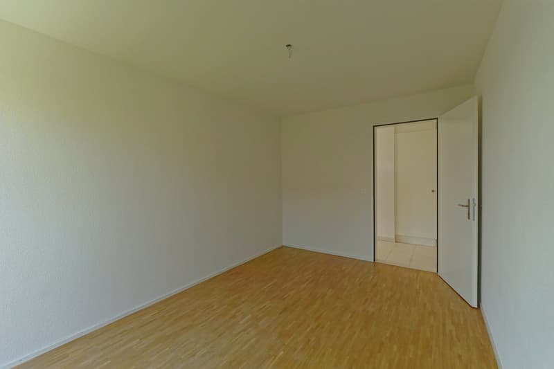 4.5 Zimmer Gartenwohnung an erhöhter und ruhiger Lage (5)