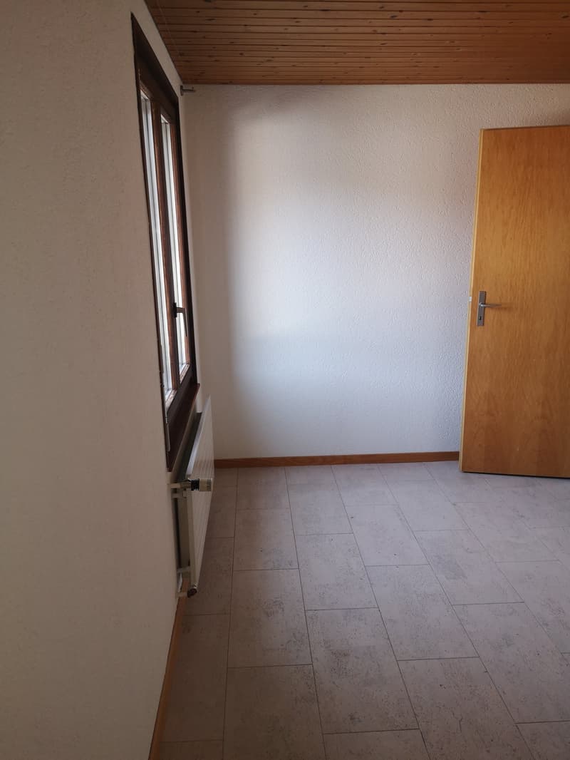 Schöne Dachwohnung in Oberurnen (2)