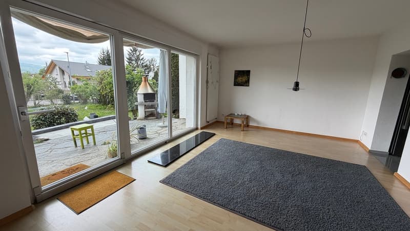 Wunderschönes Haus mit Garten und Garage (10)