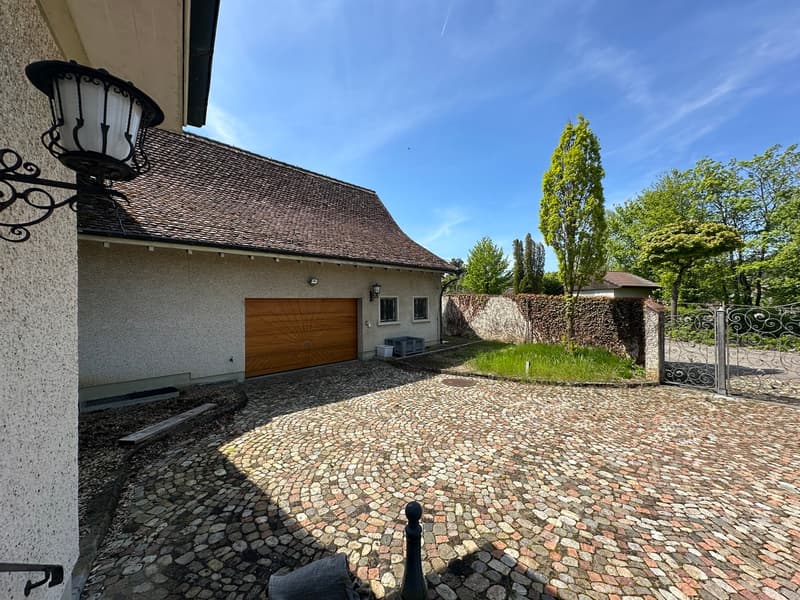 Wunderschöne Villa mit Pool auf über 4'000m2 Land (3)