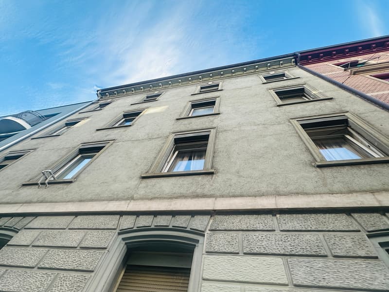 Tolles, gut erhaltenes Mehrfamilienhaus an perfekter Lage (2)