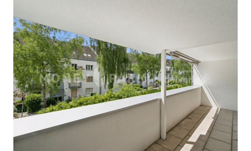 Stilvolle Maisonette-Gartenwohnung in Zürich-Seebach (6)