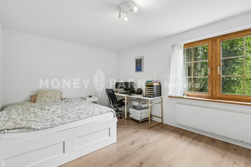 2.5-Zimmer-Gartenwohnung mit sonnigem Sitzplatz (5)