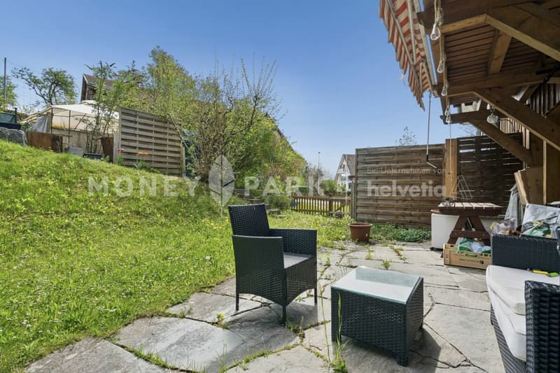 2.5-Zimmer-Gartenwohnung mit sonnigem Sitzplatz (7)