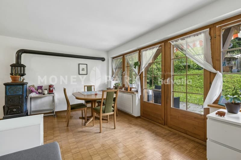 2.5-Zimmer-Gartenwohnung mit sonnigem Sitzplatz (4)