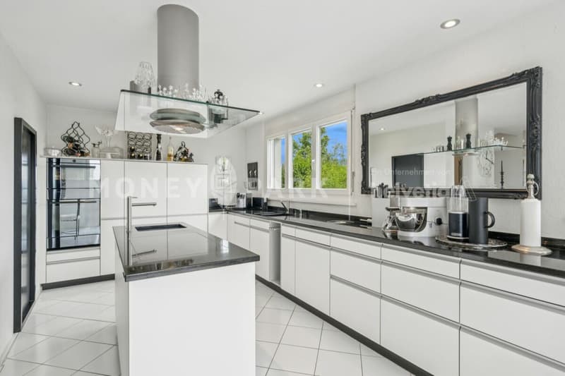 Living with a view - Well-kept 5.5-room house on Pfannenstiel (7)