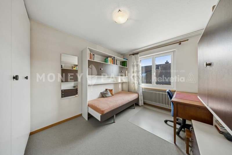 Attraktive 3.5-Zimmer-Etagenwohnung mit grossem und kleinem Balkon (8)
