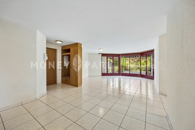 Attraktive 4.5-Zimmer-Etagenwohnung mit Wintergarten und grossem Balkon (3)