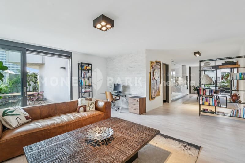 Exklusive 2.5-Zimmer-Wohnung mit zwei grossen Terrassen und viel Privatsphäre (2)
