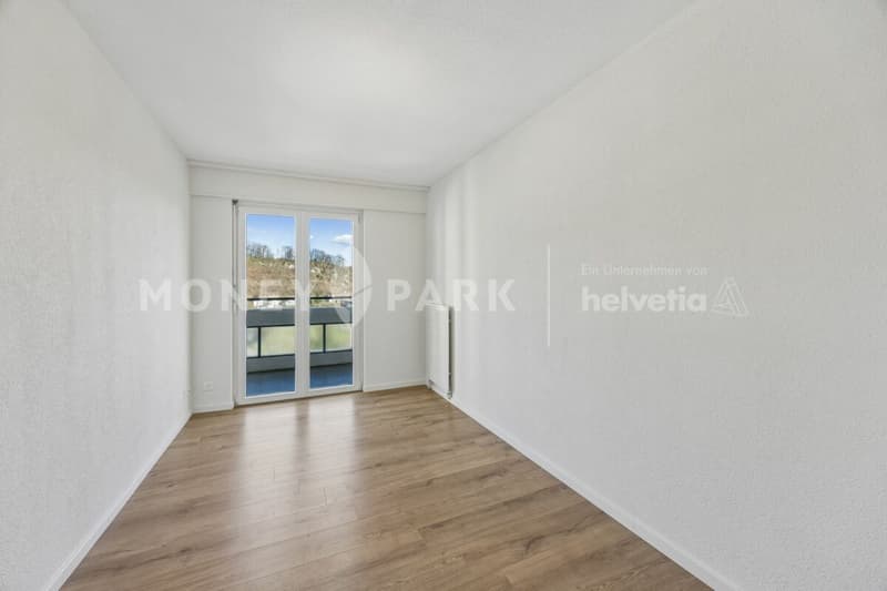 Moderne 4.5-Zimmer-Wohnung mit Weitblick (8)