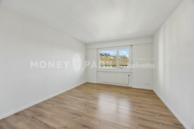 Moderne 4.5-Zimmer-Wohnung mit Weitblick (7)