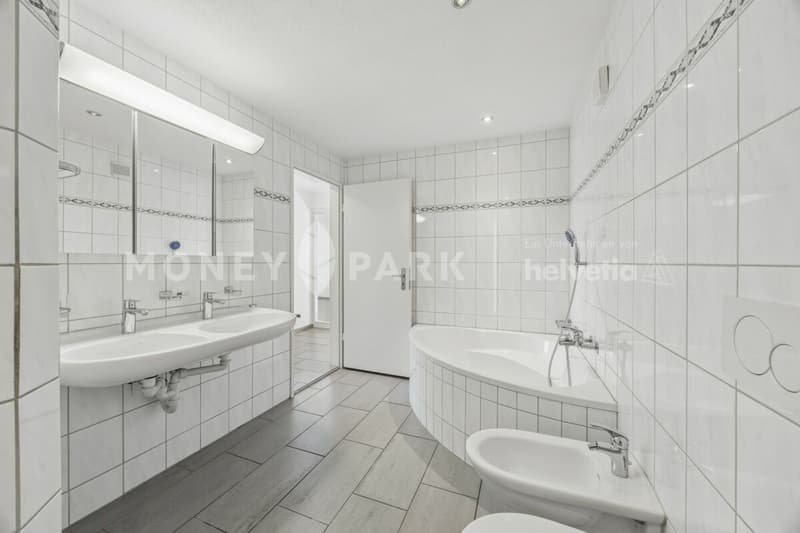 Moderne 4.5-Zimmer-Wohnung mit Weitblick (10)