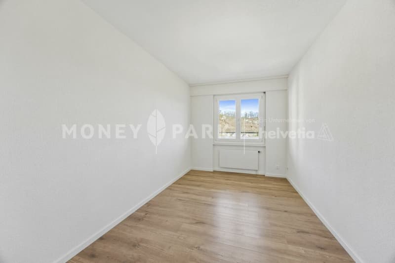 Moderne 4.5-Zimmer-Wohnung mit Weitblick (9)