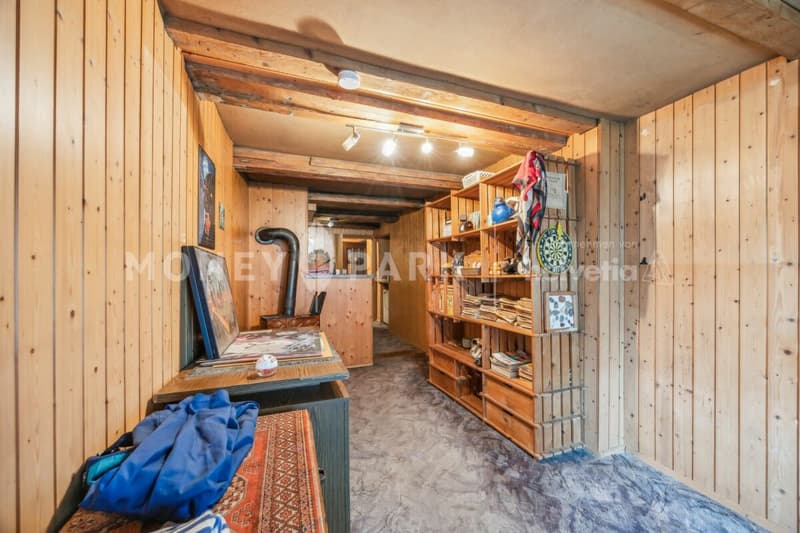 Charmantes 6-Zimmer-Einfamilienhaus in idyllischer Landwirtschaftszone (5)