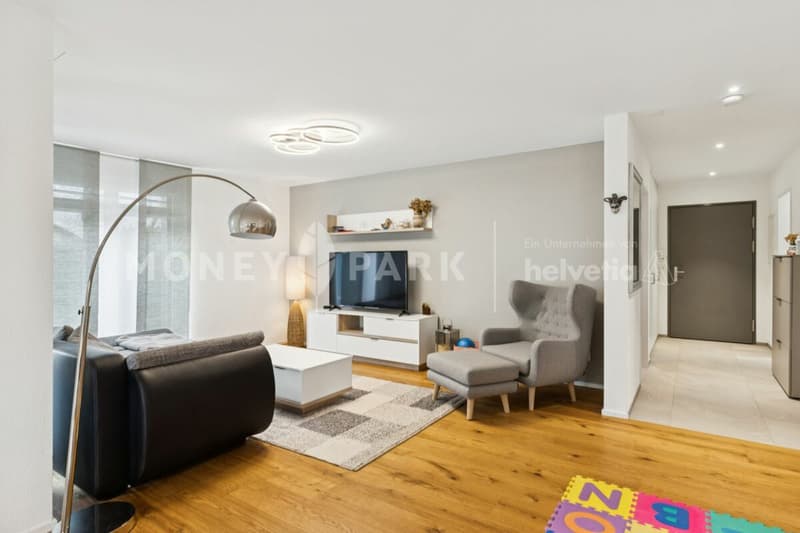 Moderne 4.5-Zimmer-Wohnung im Erdgeschoss (4)