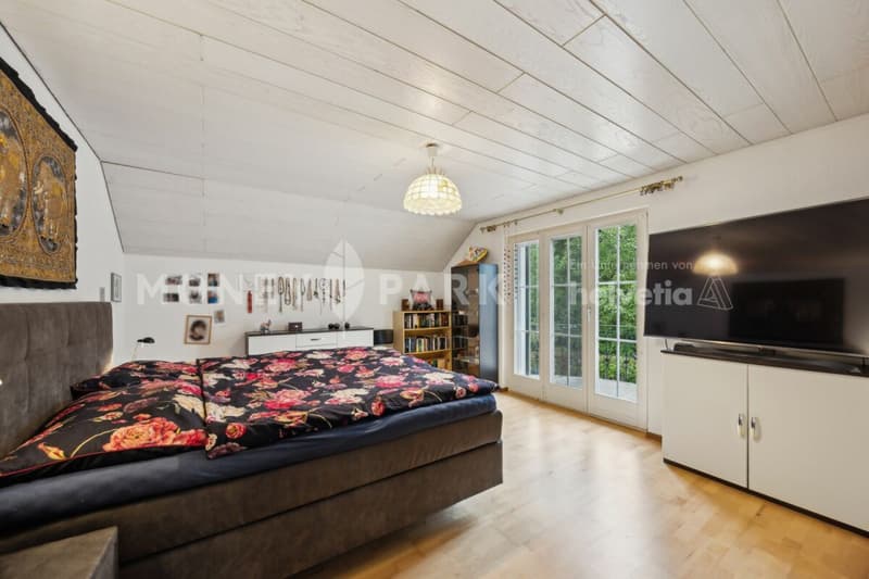 Exklusive 6.5-Zimmer-Villa - zeitlos und mit vielen Extras (11)