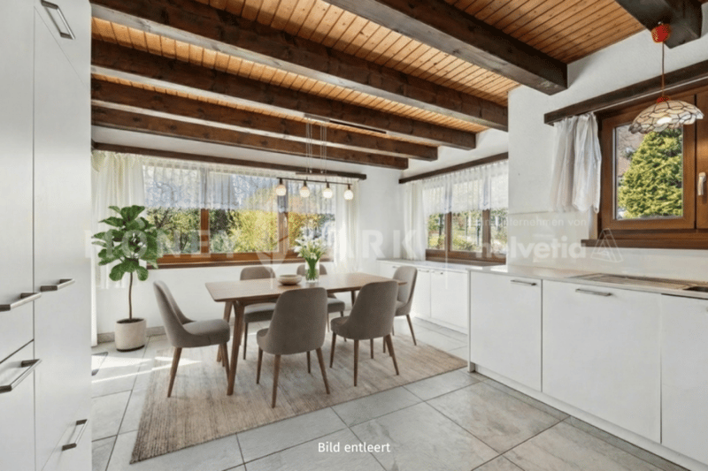 Attraktives 5.5-Zimmer-Einfamilienhaus mit Terrasse und Balkon (5)