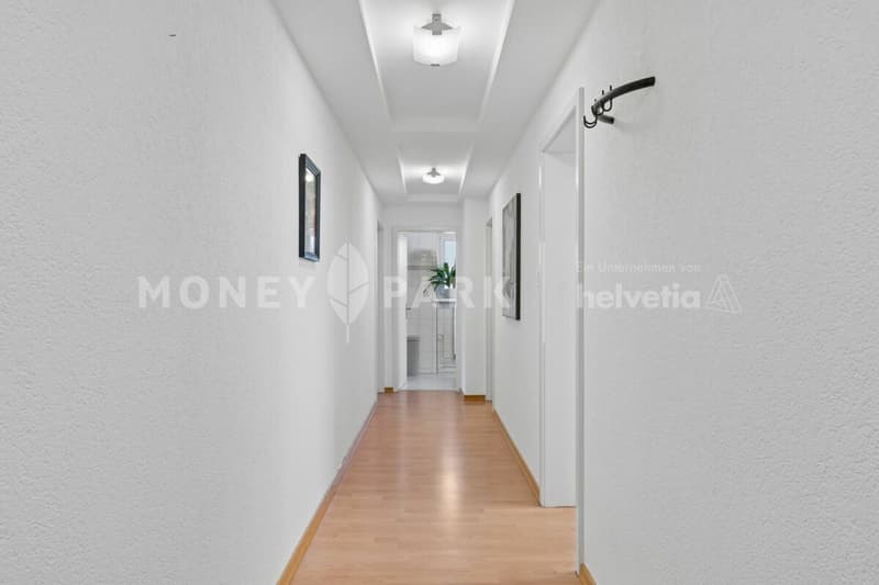 Grosszügige Wohnung mit zwei Balkonen und viel Wohnkomfort in Chur. (7)