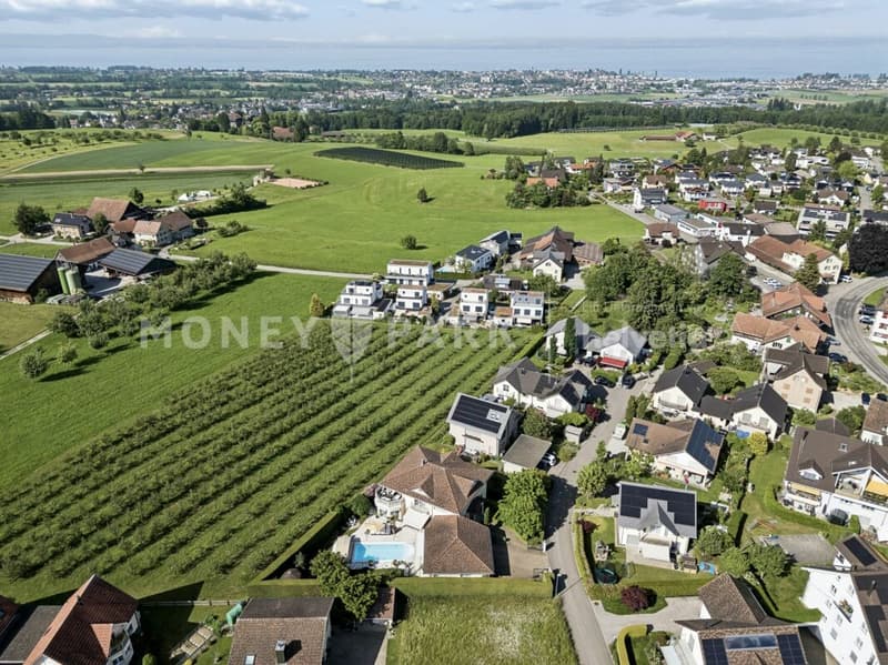 Villa mit Pool, Seesicht und unverbaubarer Lage mit Weitblick ins Grüne (16)