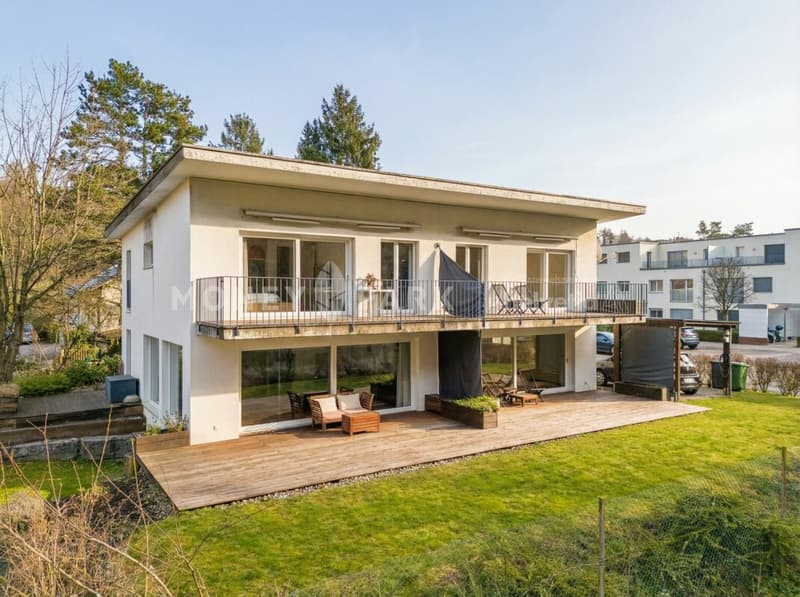 Stilvolle 5.5-Zimmer-Doppelhaushälfte an ruhiger, naturnaher Lage (1)